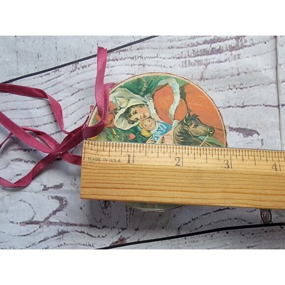 Christmas 1986 Decorative Wood Round Box Ornament - Picture 5 of 5